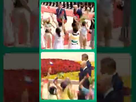 Dansende kinderen voor Trump en Poetin  thumbnail