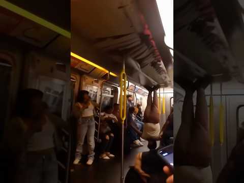 Oh My God😰Wait For End😳New York is Different😅 #newyork #usa #subway #viral thumbnail