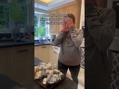 ? #comedy #mum #cooking #pov #sister #funny thumbnail