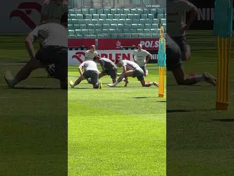 LETNI TRENING KADRY WE WROCŁAWIU. LEWANDOWSKI I SPÓŁKA PRZED MECZEM Z UKRAINĄ #SHORTS thumbnail