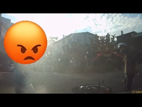 【車禍影片】怎麼開車的  我還要趕去台北欸 thumbnail