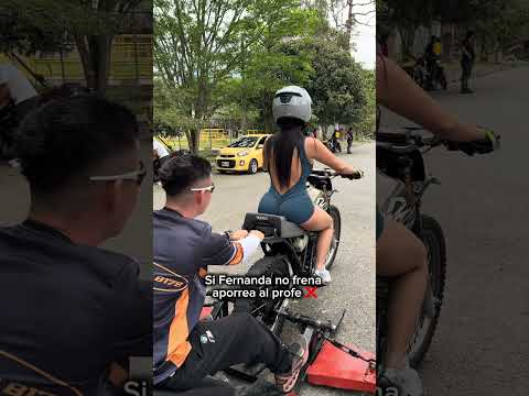 Si Fernanda no frena aporrea al profe #stuntbike #bikerchic #smartphone #humor #bikergirl #bikers thumbnail