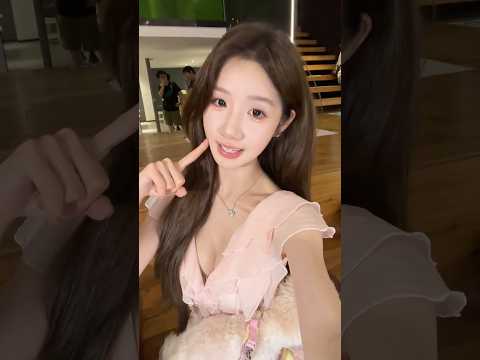 狗狗好看还是我好看 thumbnail