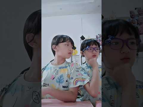 Draft Videonya Maira haha😄😂 #kembar #trends #twinmoments #anakkembar #shorts thumbnail