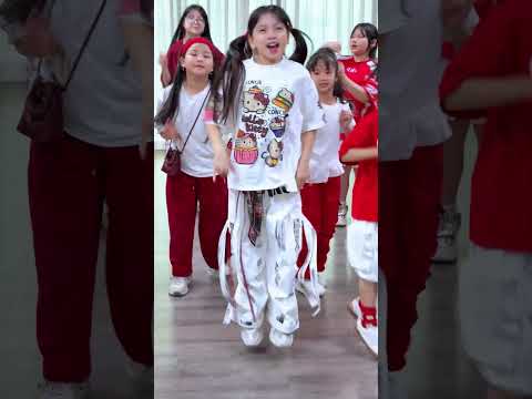 Follow us #dance #lecirque #day #nhay #minhx thumbnail