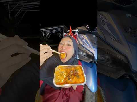 Orang Kaya Makan Di Motor?️ thumbnail
