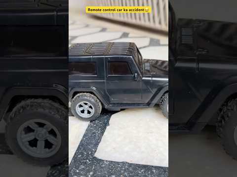 Remote control car ka accident? #youtubeshorts #funnyshorts #comedyvideo #funnyvideo thumbnail