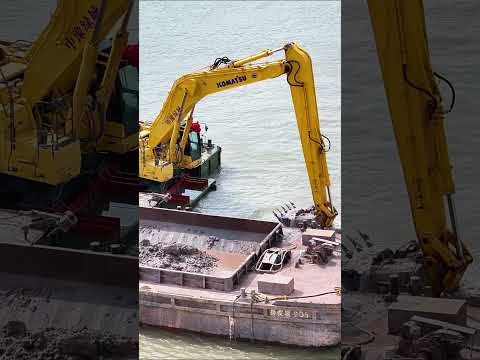 #dredging #excavator #digger #construction #komatsu #heavyequipment thumbnail