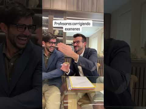 Profesores corrigiendo exámenes ✍🏻 #shorts thumbnail