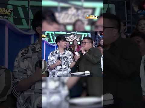 Kunin n'yo na ang lahat, 'wag lang ang food trip ni Jugs! #shorts | It's Showtime thumbnail