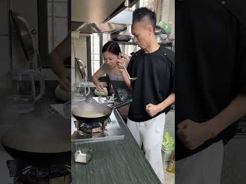 We all agree that this pot of food is delicious thumbnail