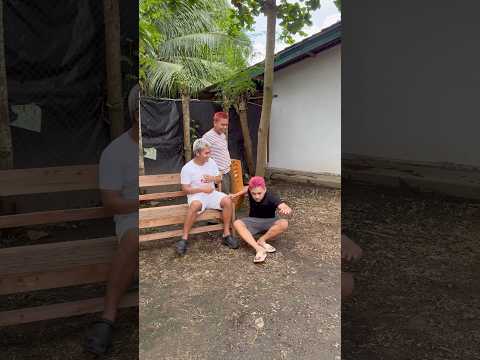 Kalian ada ga si temen yg jailnya tu kalo ada yang mau duduk kursi nya di tarik #shorts #lucu #kocak thumbnail