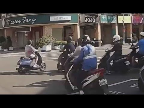 【車禍影片】哇底底隆（2026.05.27 高雄市鳳山區五甲二路 thumbnail