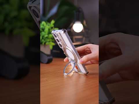 I was immediately drawn to its minimalist metallic texture, without any unnecessary frills. thumbnail