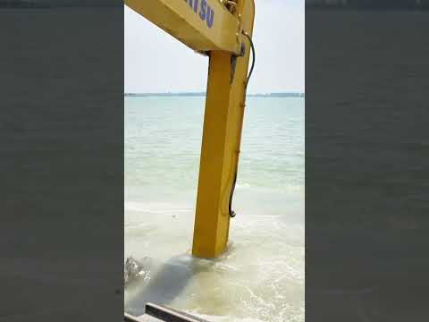 #dredging #excavator #digger #construction #komatsu #heavyequipment thumbnail