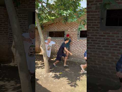 Kalian ada ga si temen yang kalo lagi main sumputan, nyumputnya malah pulang #shorts #lucu #kocak thumbnail