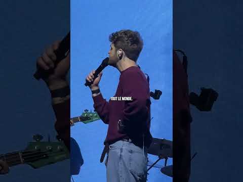 💀 Il a fait ça en plein concert… thumbnail