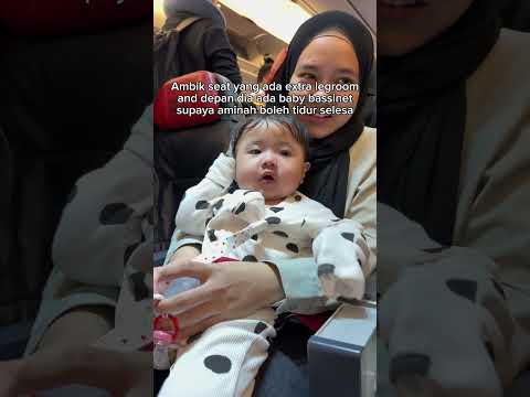 FIRST FLIGHT AMINAH TIDUR DALAM BABY BASSINET. thumbnail