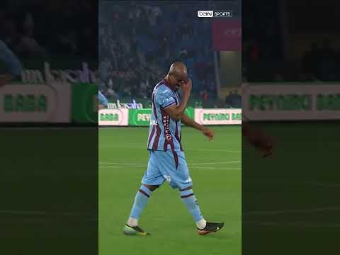 ?? Nwakaeme oyundan çıkarken, Trabzonspor taraftarları yıldız oyuncuyu ayakta alkışladı! #shorts thumbnail