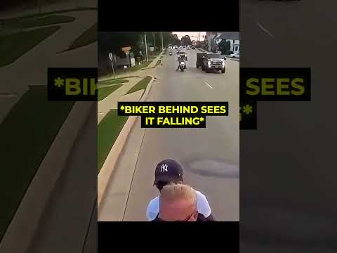 This Biker’s Reaction Mid-Ride Was Insane ❤️ thumbnail
