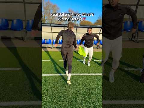 REAL BALLERS KNOW WHAT’S WRONG HERE⚽️💯 thumbnail