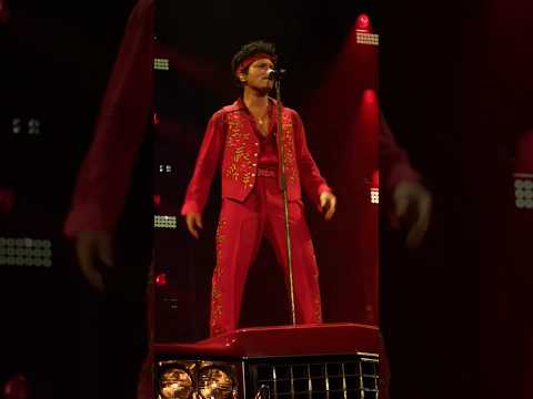 mood: escuchando 'The Romantic' ahora que @brunomars empezó su gira thumbnail