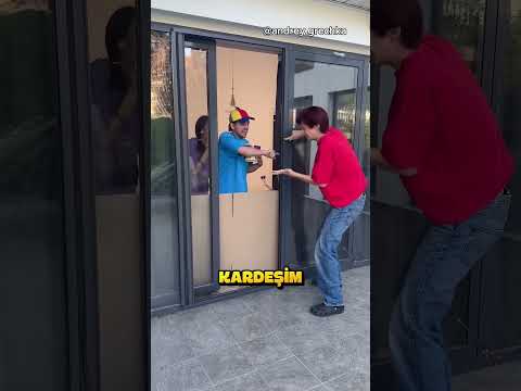 Asansöre Hepimiz Birden Sığamayız.. ?? (Credit: andrey.grechka /YT) thumbnail