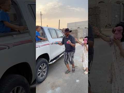 القرد يرمي الايسكريم في التراب ??‼️ #shorts thumbnail