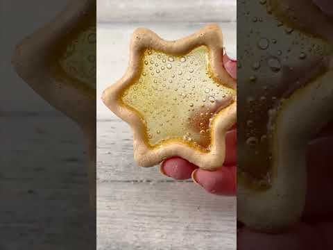 Creating a stunning Christmas star out of meringue! A festive DIY light up your holiday celebrations thumbnail