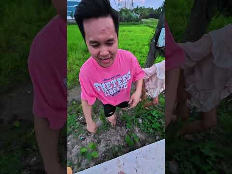 Cách Làm Sạch Chân Hiệu Quả Mà Thông Minh #shorts thumbnail