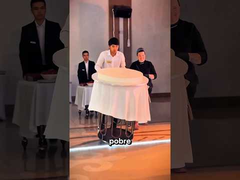 Pobre Camarero Dejó Caer Un Pastel De 1 Millón 😨🎂 thumbnail