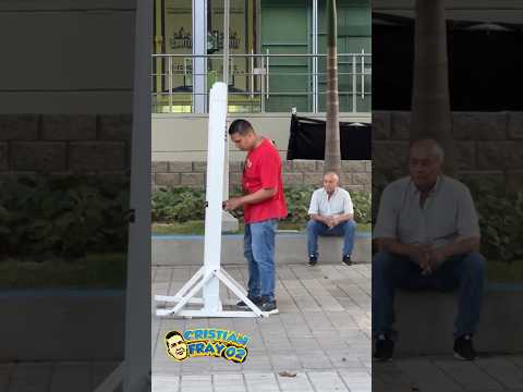La puerta 🚪 infinita 3 / como lo hizo ? 😱 #funny #viralvideo #humor #prank thumbnail