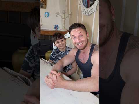 QUANDO FACCIO I COMPITI CON PAPÀ 🤦‍♂️😜 #congiuntiimperfetti #shortvideo #humor #family thumbnail