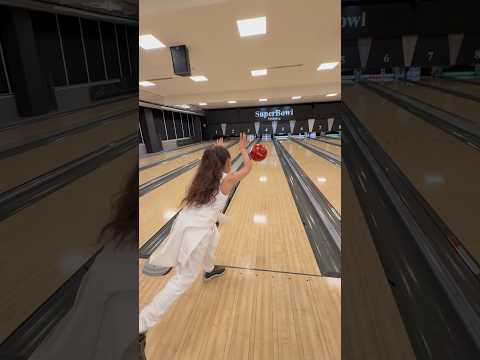 يوسلين لعبت بولينج 🎳 thumbnail