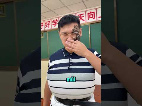 Thầy giáo bắt đầu kiểm tra dấu giày của tất cả học sinh 😂 thumbnail