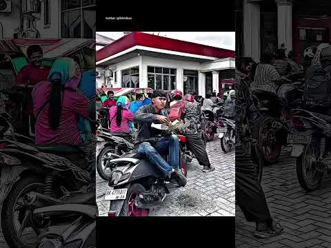 Antre Bensin Malah Mukbang Nasi Padang, Sampai Disuapin Orang?? thumbnail