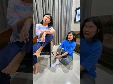 วิธีเอาถุงเท้าออกจากเก้าอี้ (My sock) thumbnail