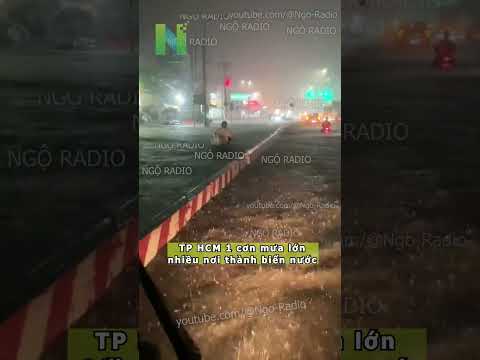 TP HCM 1 cơn mưa lớn nhiều nơi thành biển nước thumbnail