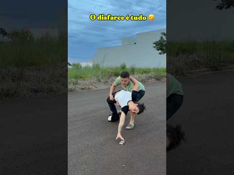 O disfarce é tudo 🤣🤣 thumbnail