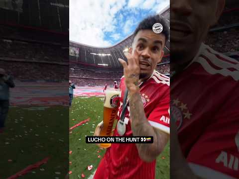 Lucho’s first beer showers and already a pro 😂🍻 thumbnail
