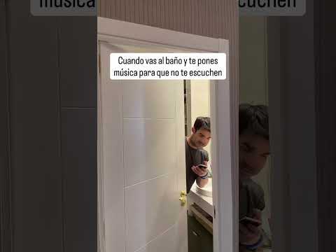 Cuando vas al baño y pones música 🎶 #shorts thumbnail