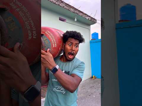 Gas की कीलत 😂😂 #realfoolsshortsoffical #comedy #vikramcomedyvideo #vikramfunnyvideo #gas thumbnail