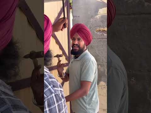 😂 ਗਰੀਬ ਘਰ ਚ ਚੋਰੀ 😂 #comedyvideos #funny #shortfilm #comedy #shortmovie thumbnail