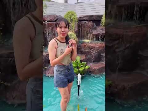 เดี๋ยวจะโดนพ่อบ้านใจกล้า…!! 😤 #โปรตีนผมคาริสต้าแฮร์เซรั่ม #เอิร์นไดเม่ #พ่อบ้านใจกล้า thumbnail