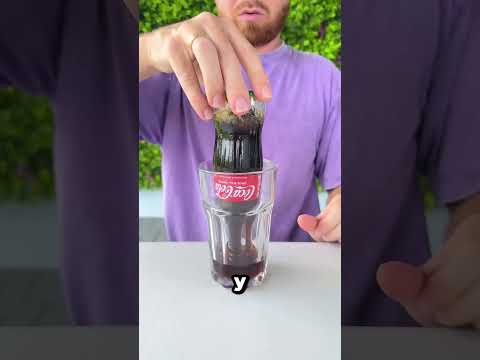 Así Se Bebe Bien Una Coca Cola 😱 thumbnail