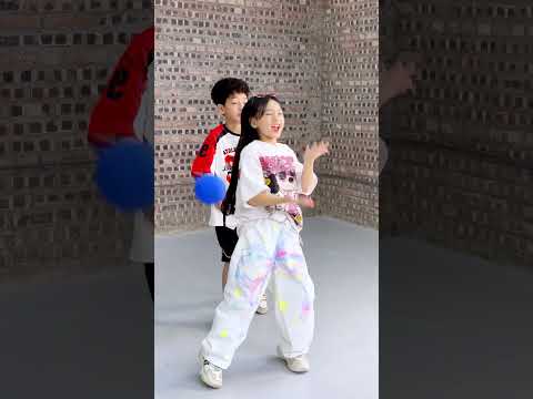 Follow us #dance #lecirque #day #nhay #minhx thumbnail