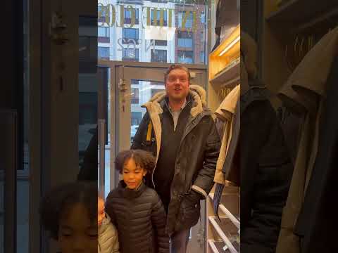 Vad gillar du att göra på fritiden? #humor #komedi #parody #roligaklipp #shopping #shorts #funny thumbnail
