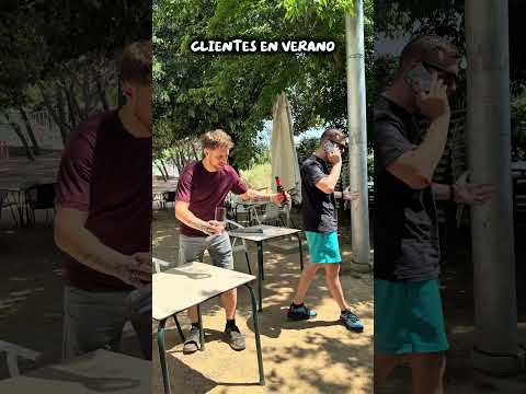Yo flipo con estos clientes… #humor #comedia #abrigaca #bar #camarero  @victor_prous thumbnail