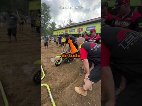 Esse pai salvou a corrida do filho da maneira mais impressionante possível 😱😮 thumbnail