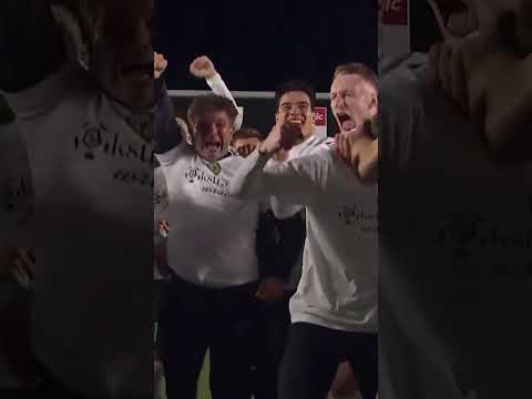 PIŁKARZE ŚLĄSKA PRZERYWAJĄ WYWIAD PO AWANSIE #SHORTS thumbnail